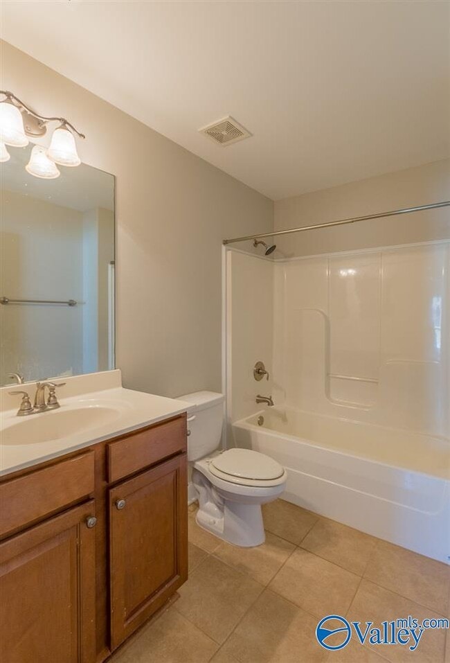 Building Photo - 6812 Wintercrest Way SE