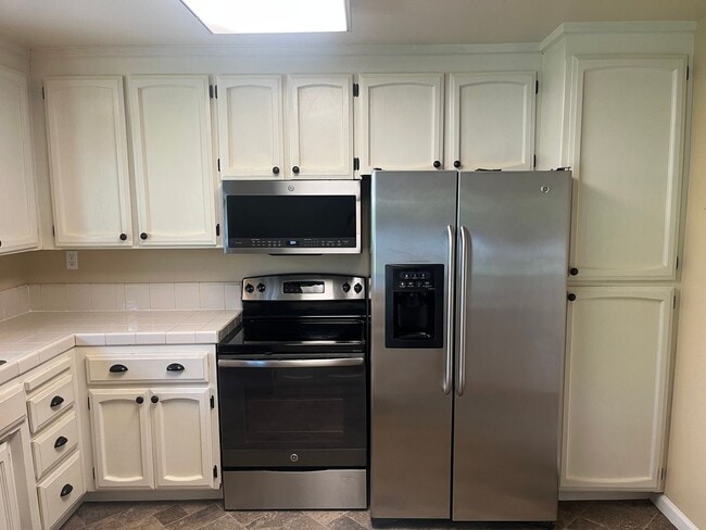 Building Photo - 1080 Maraschino Dr