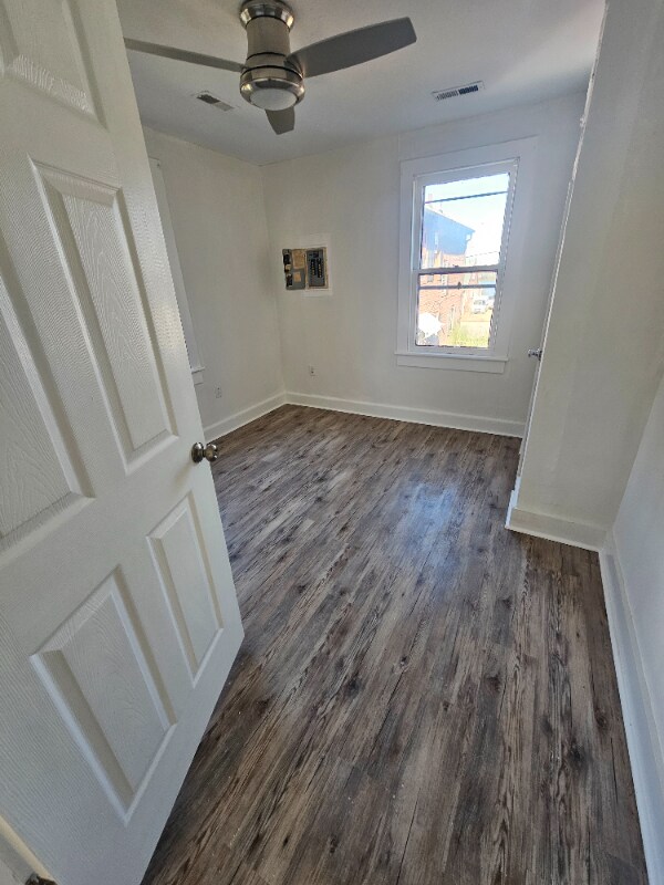 Building Photo - 1609 Spratley St