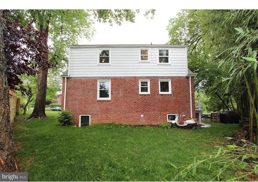 Building Photo - 6011 Ryland Dr