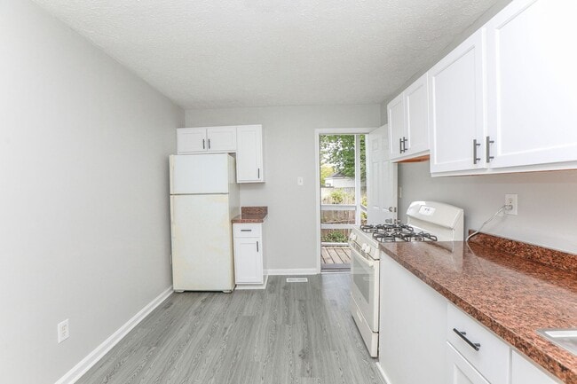Building Photo - 422-424 W 30th Street