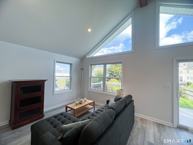 Building Photo - 1088 E Broadway