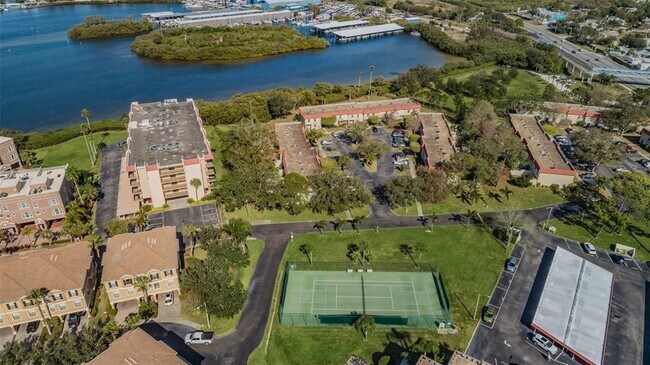 Building Photo - 2700 Bayshore Blvd