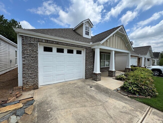 Building Photo - Cozy 2/2 House in Cartersville- $1,695