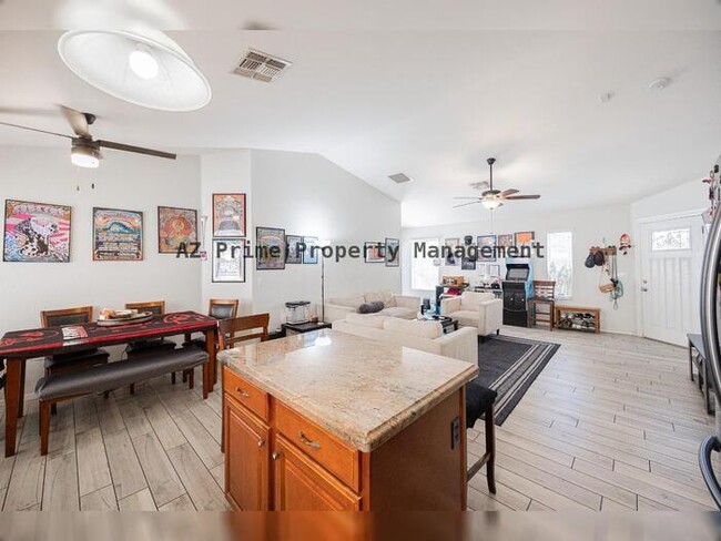 Building Photo - 15614 N 34th St