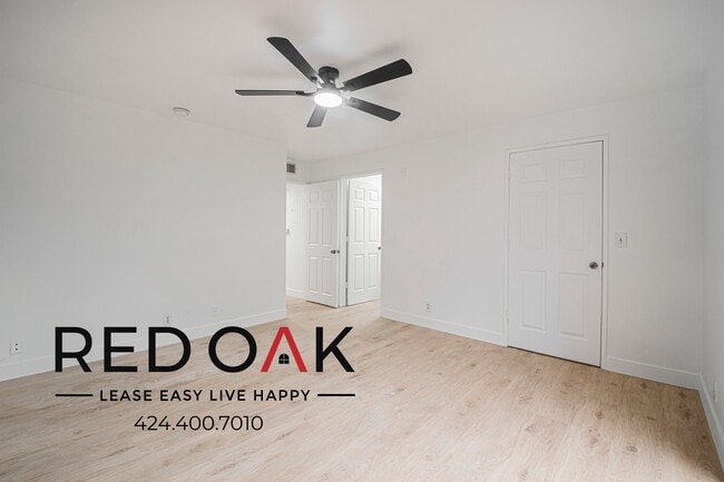 Building Photo - 4651 Cahuenga Blvd