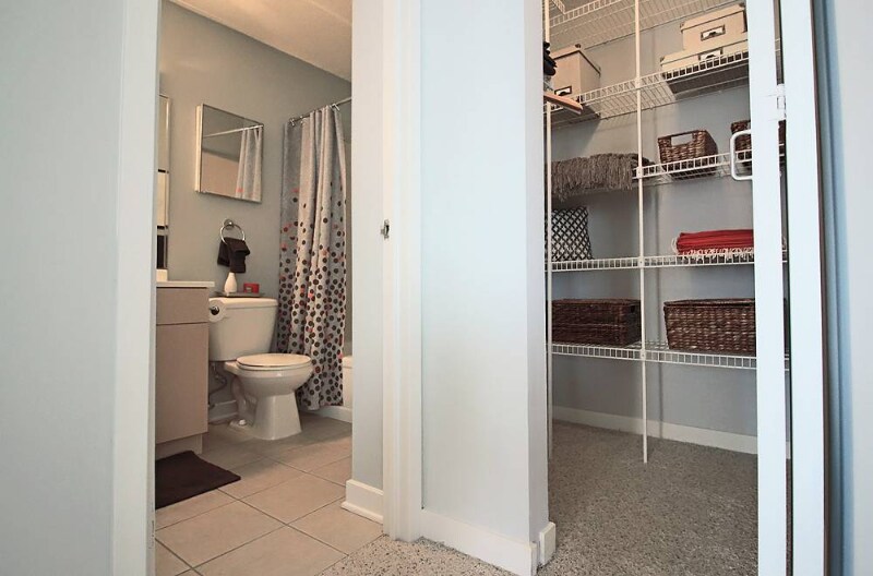 Building Photo - 1228 S Michigan Ave