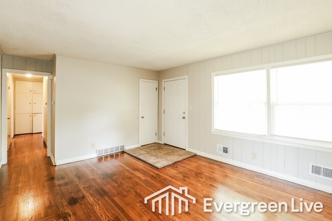 Building Photo - 9512 Bennington Ave