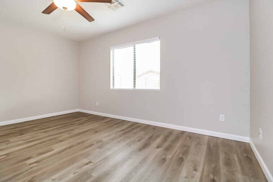 Building Photo - 12317 W Rosewood Dr