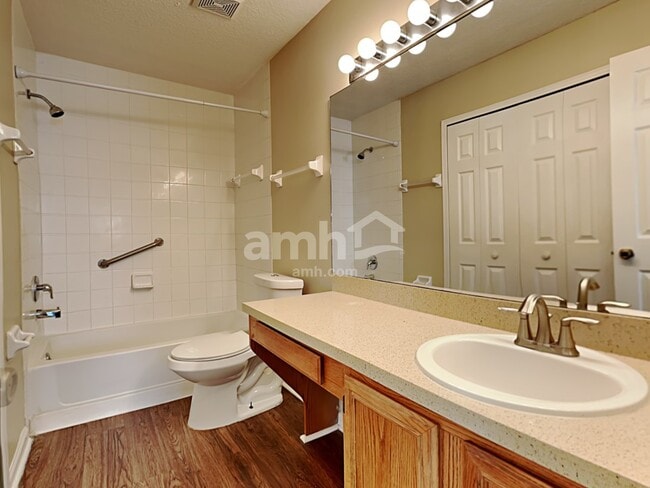 Building Photo - 7602 Putters Cove Dr
