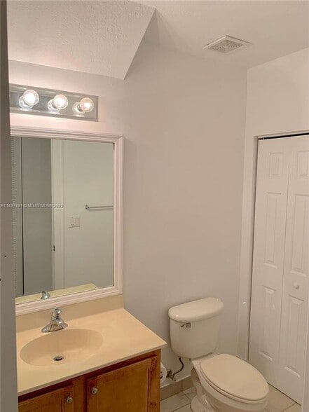 Building Photo - 1727 San Benito Way