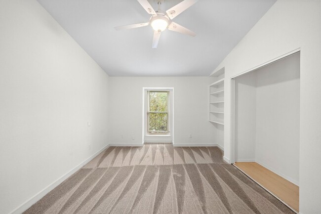 Building Photo - 5711 Sugar Hill Dr