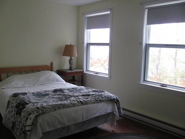 Building Photo - 2BR WATERFRONT OASIS RETREAT Webb Field Rd