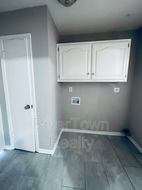 Building Photo - 2864 Whitney Ave