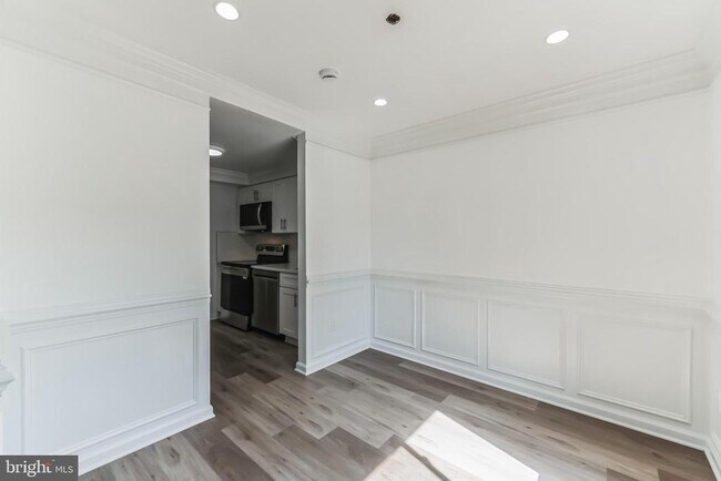 Building Photo - 630 Clearwater Ct