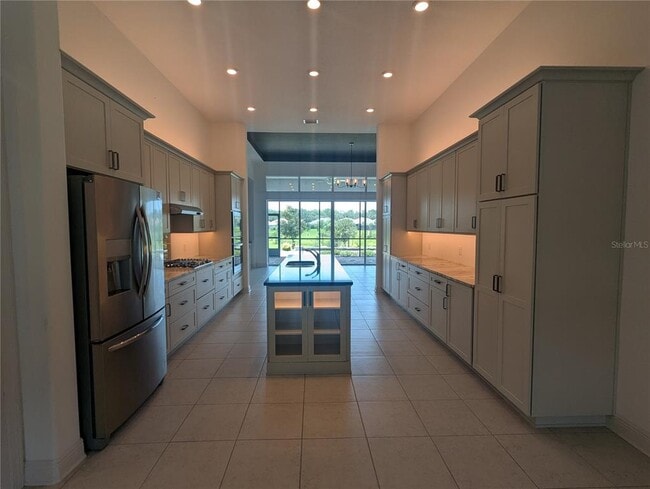 Building Photo - 760 N Hunt Club Dr