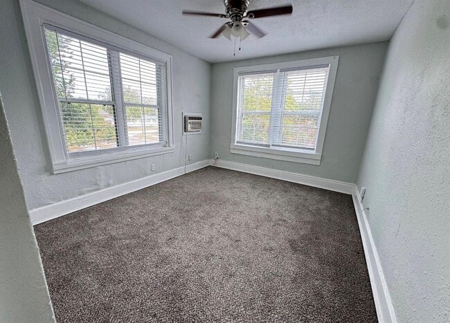 Building Photo - 1310 28th St N