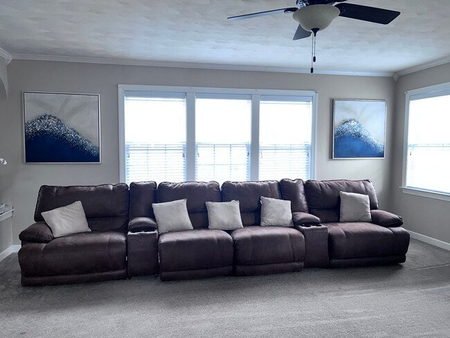 Building Photo - 4818 Oriole Dr