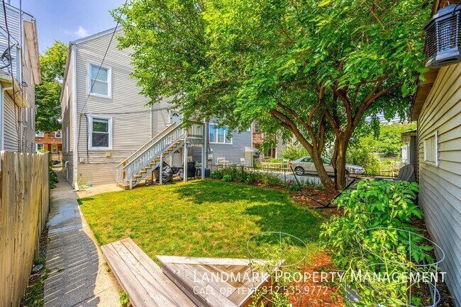 Building Photo - 2947 N Avers Ave