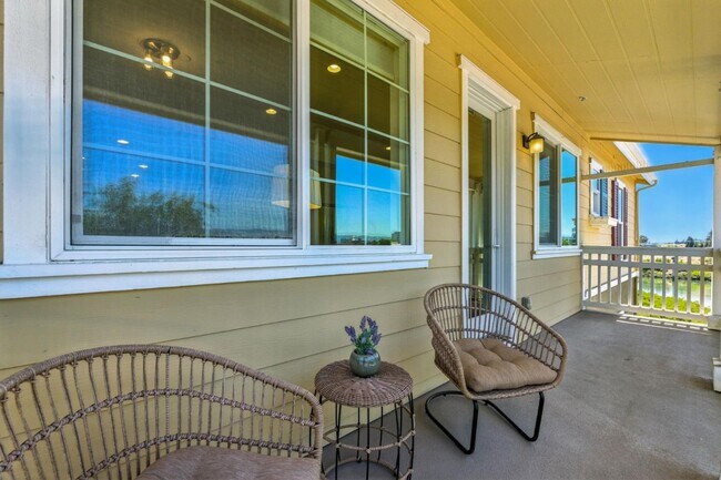 Building Photo - 636 Fan Tail Way