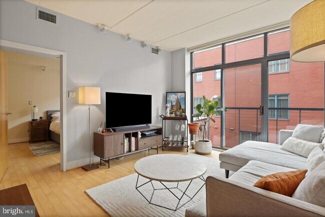 Building Photo - 1529 14th St NW
