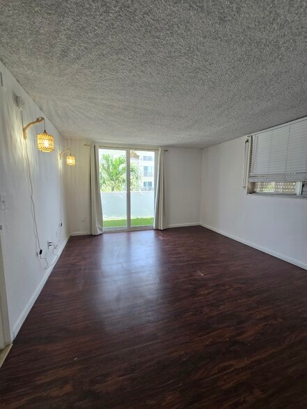 Building Photo - 7900 Tatum Waterway Dr