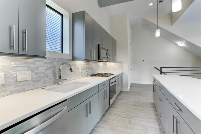 Building Photo - 3106 Eunice St