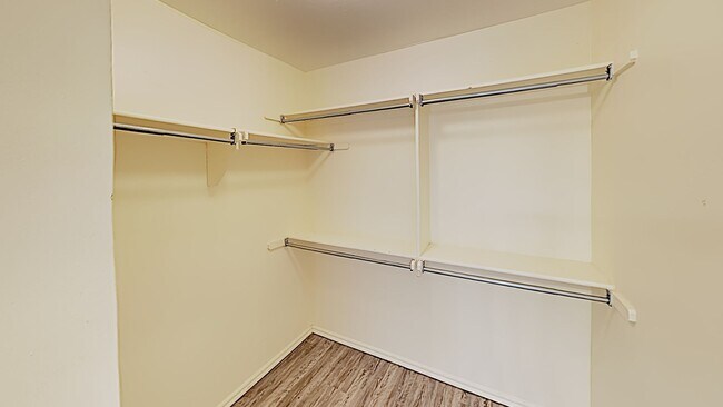 Building Photo - 4 Bedroom 2 Bath in Deer Creek Schools- Ga...