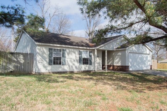 Building Photo - 1791 N Pine Crest Ave
