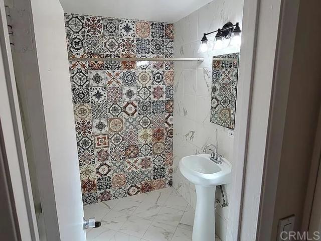 Building Photo - 3935 Madison Ave