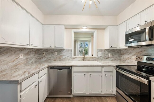 Building Photo - 162 Amherst Pl NW