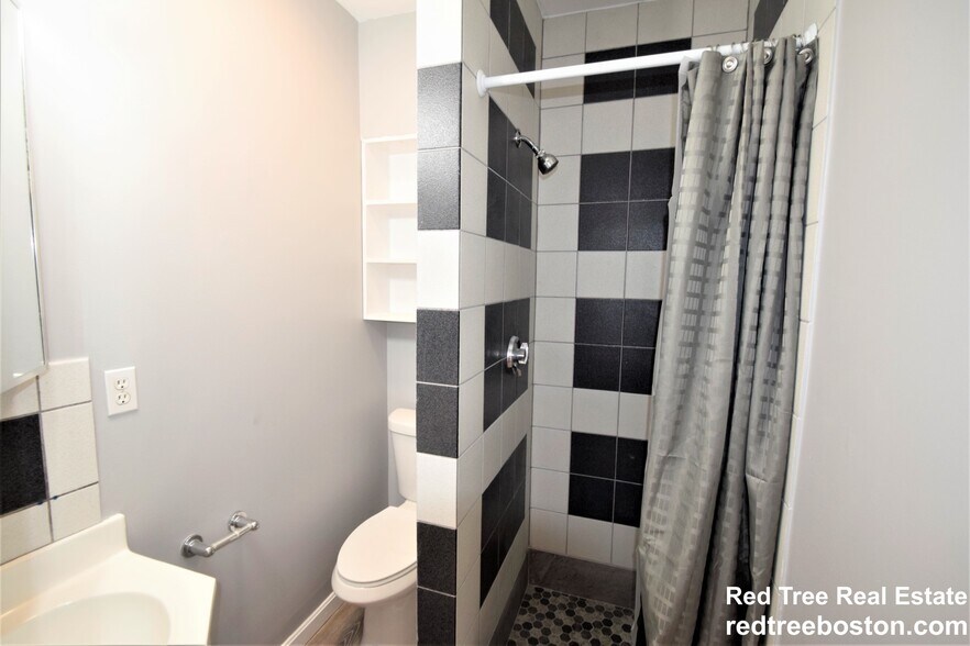 Building Photo - 83 Glenville Ave