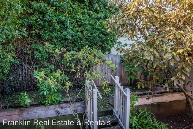 Building Photo - 2 br, 1 bath House - 972 Balboa