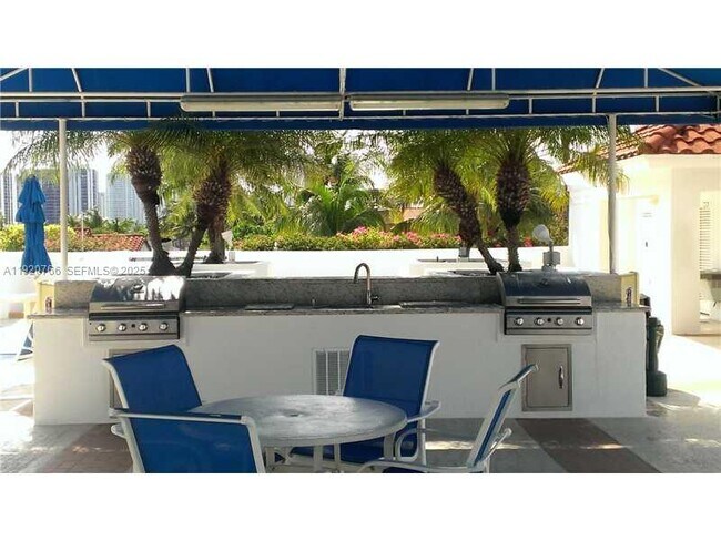 Building Photo - 3600 Yacht Club Dr