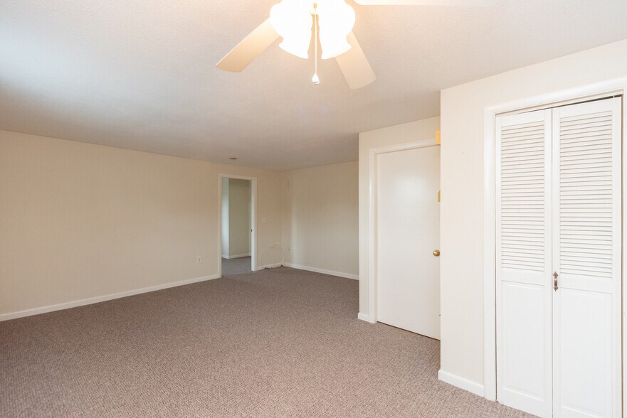 Building Photo - 46 Grove St