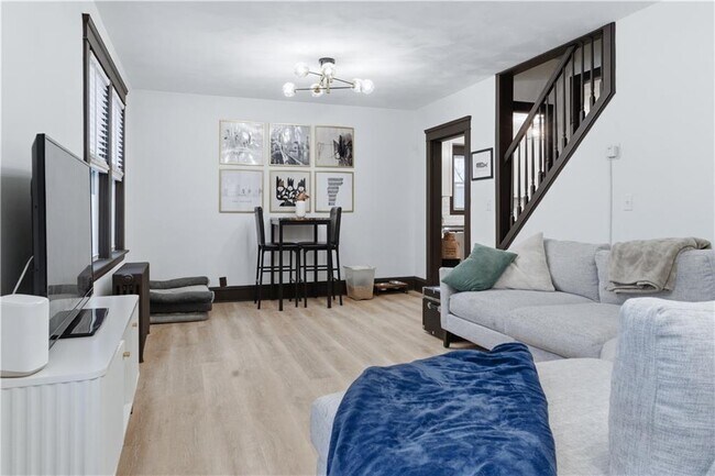 Building Photo - 44 Holburn Ave