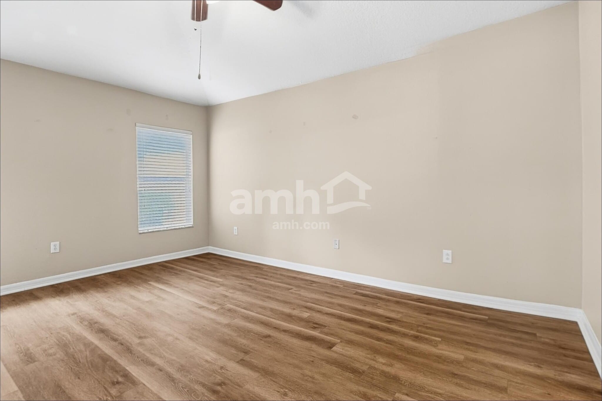 Building Photo - 25815 Crippen Dr