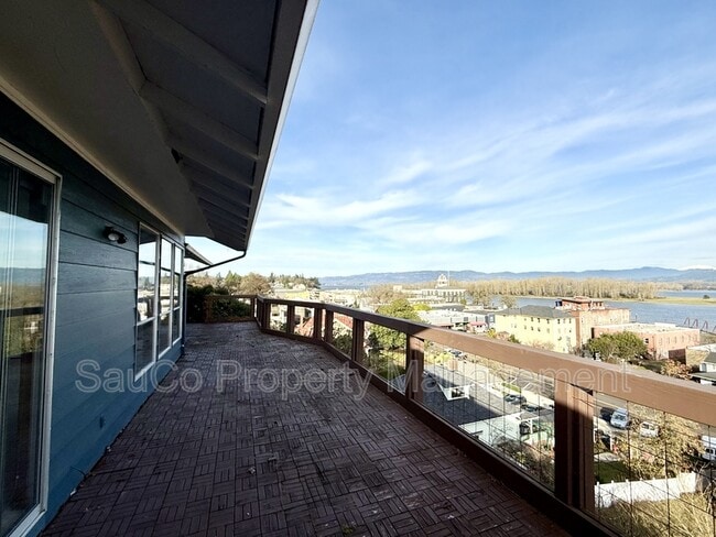 Building Photo - 344 S 2nd St