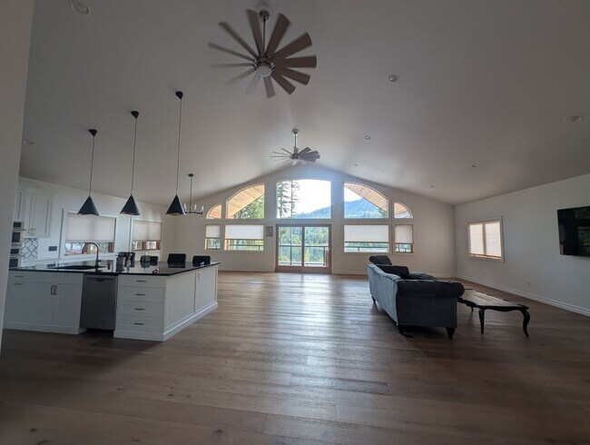 Building Photo - 2448 Le Clerc Rd S