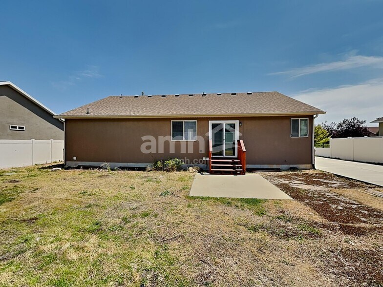 Building Photo - 8474 Delicate Arch Dr