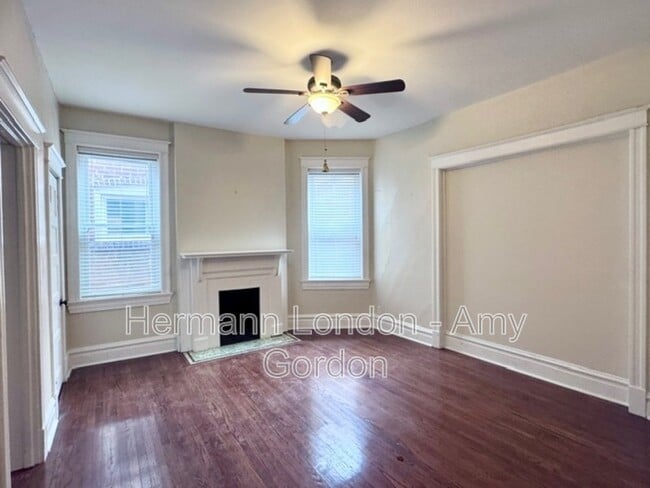 Building Photo - 2933 Victor St