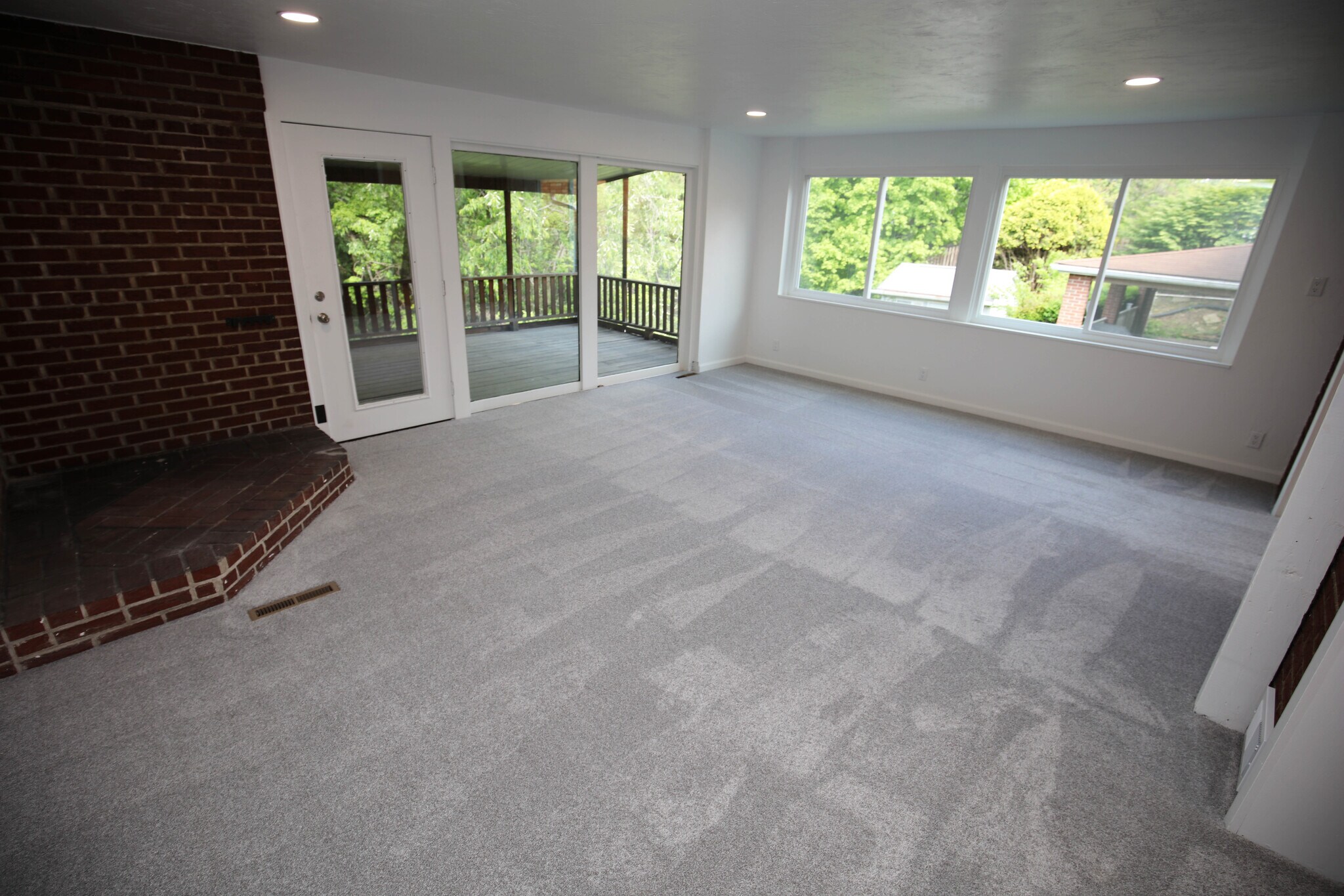 Family Room - 1213 Monongahela Blvd