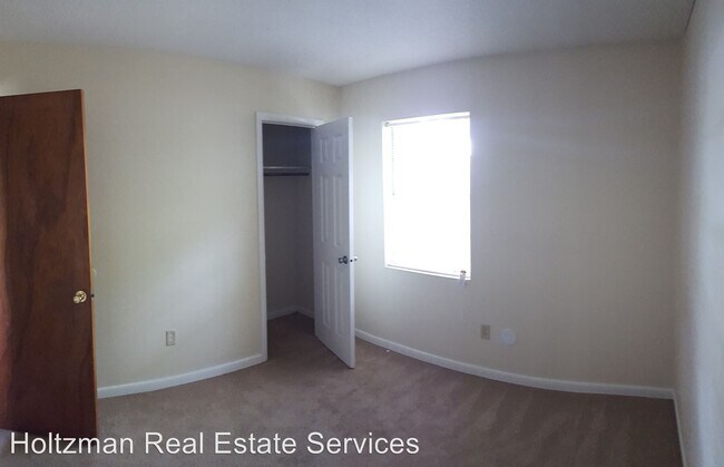 Building Photo - 3 br, 1.5 bath House - 235 Deerwood Drive