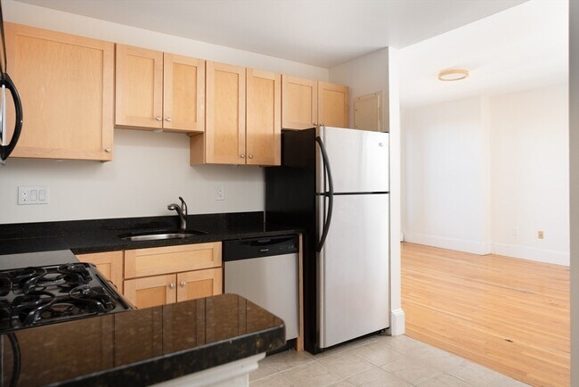 Building Photo - 362 Commonwealth Ave