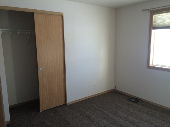 Building Photo - Home for Rent WSG Included!
