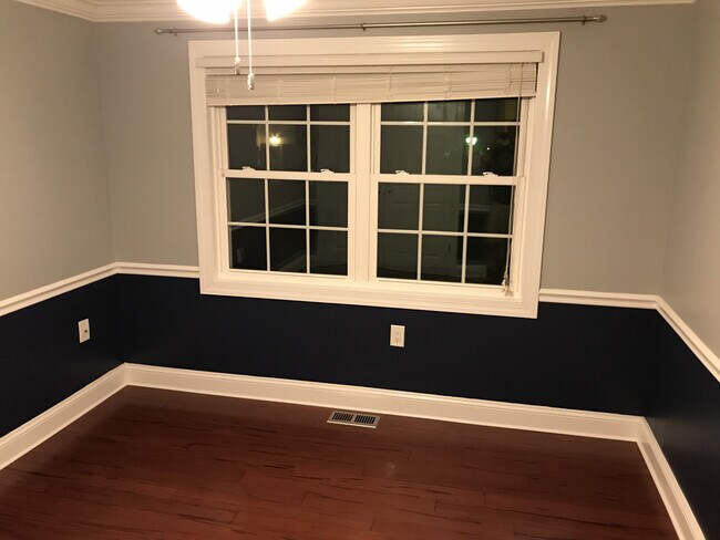 upstairs bedroom 2 - 2527 Vivaldi Ln