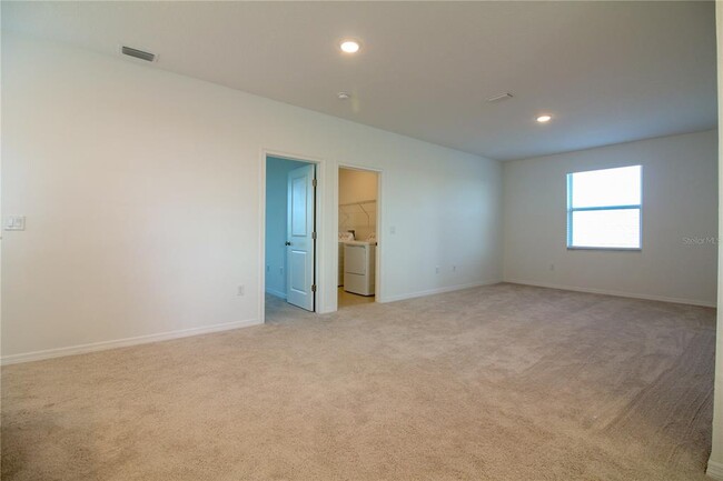Building Photo - 6524 Great Bear Dr