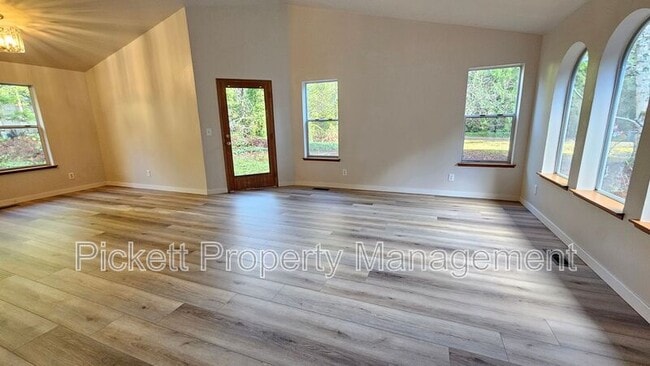 Building Photo - 4755 NW Hosman Cir