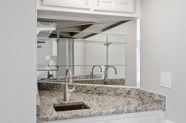 Building Photo - 1006 Merribrook Ln