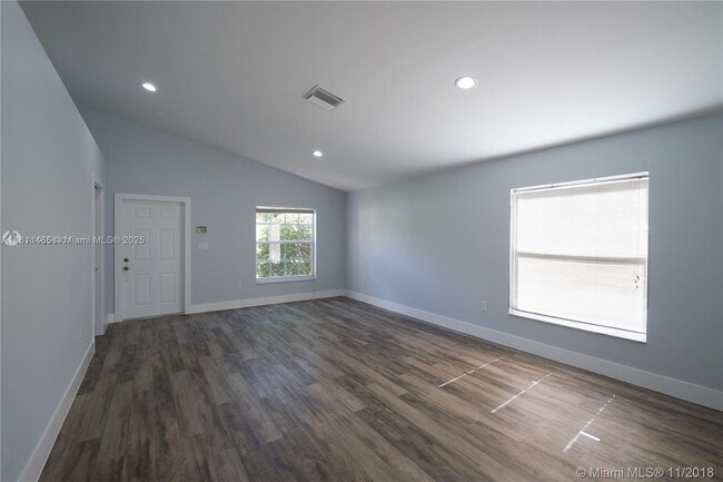 Building Photo - 1132 NW 143rd Ave